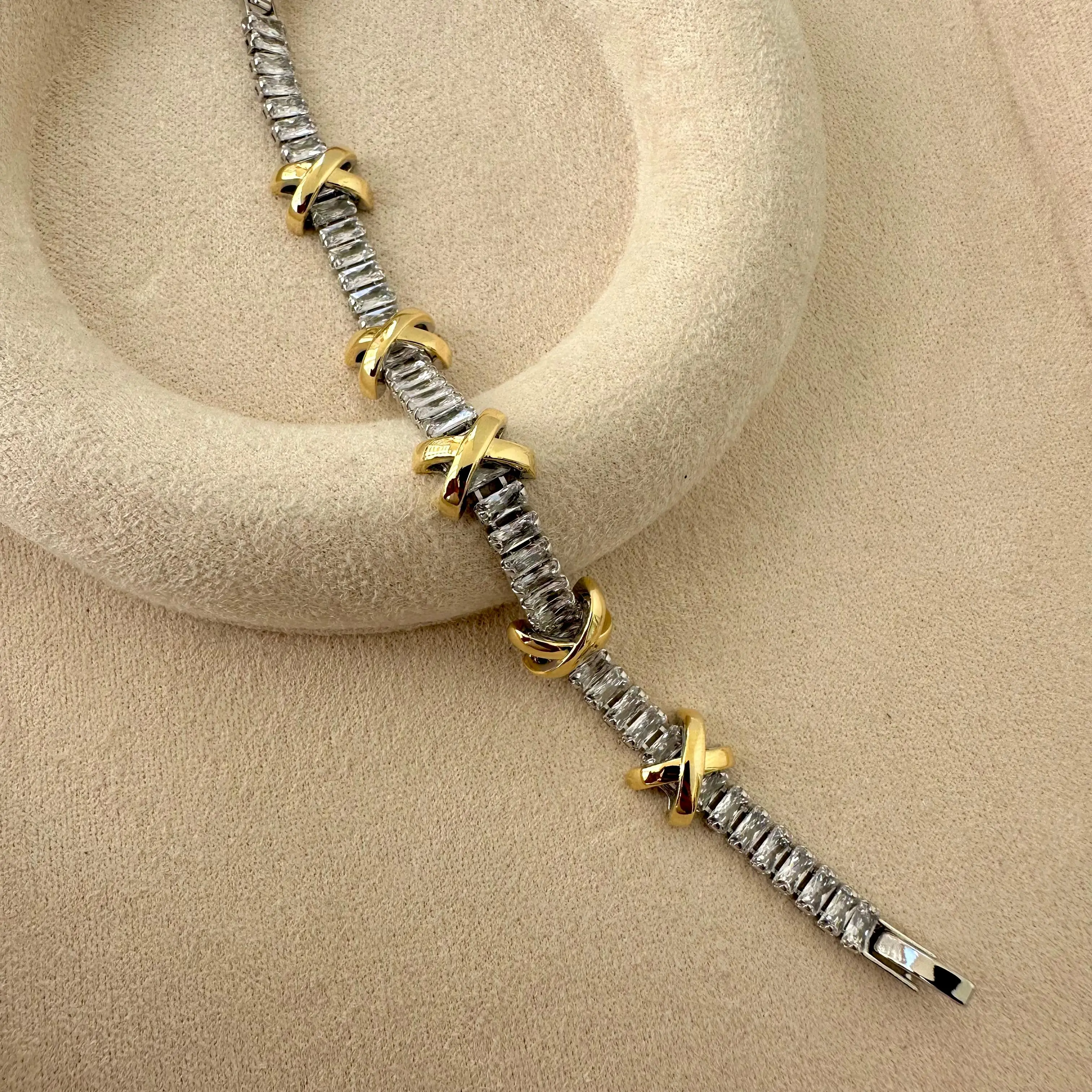 GY0025 Gold Silver X Detay Su Yolu Bileklik