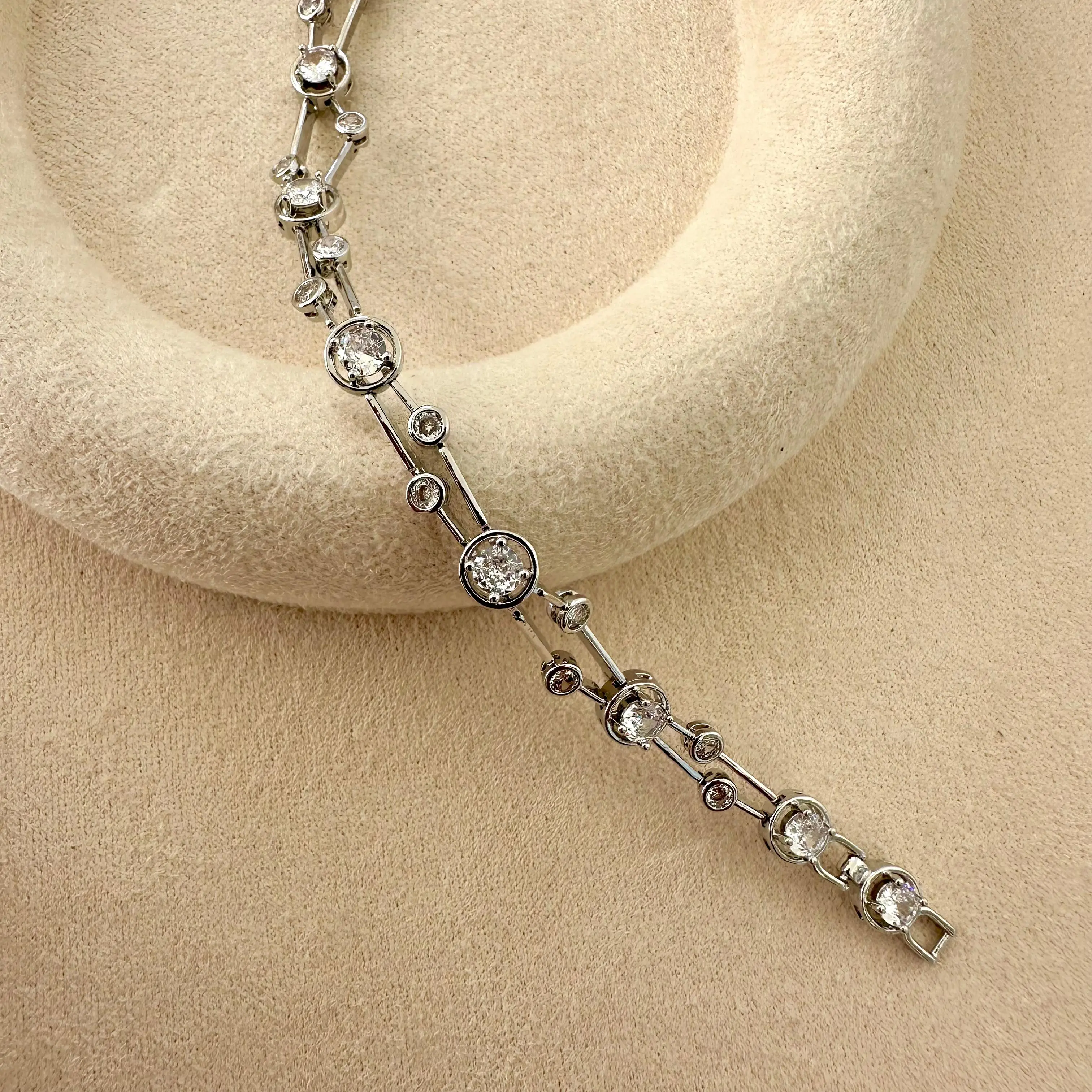 GY0027 Silver Taş Desen Bileklik