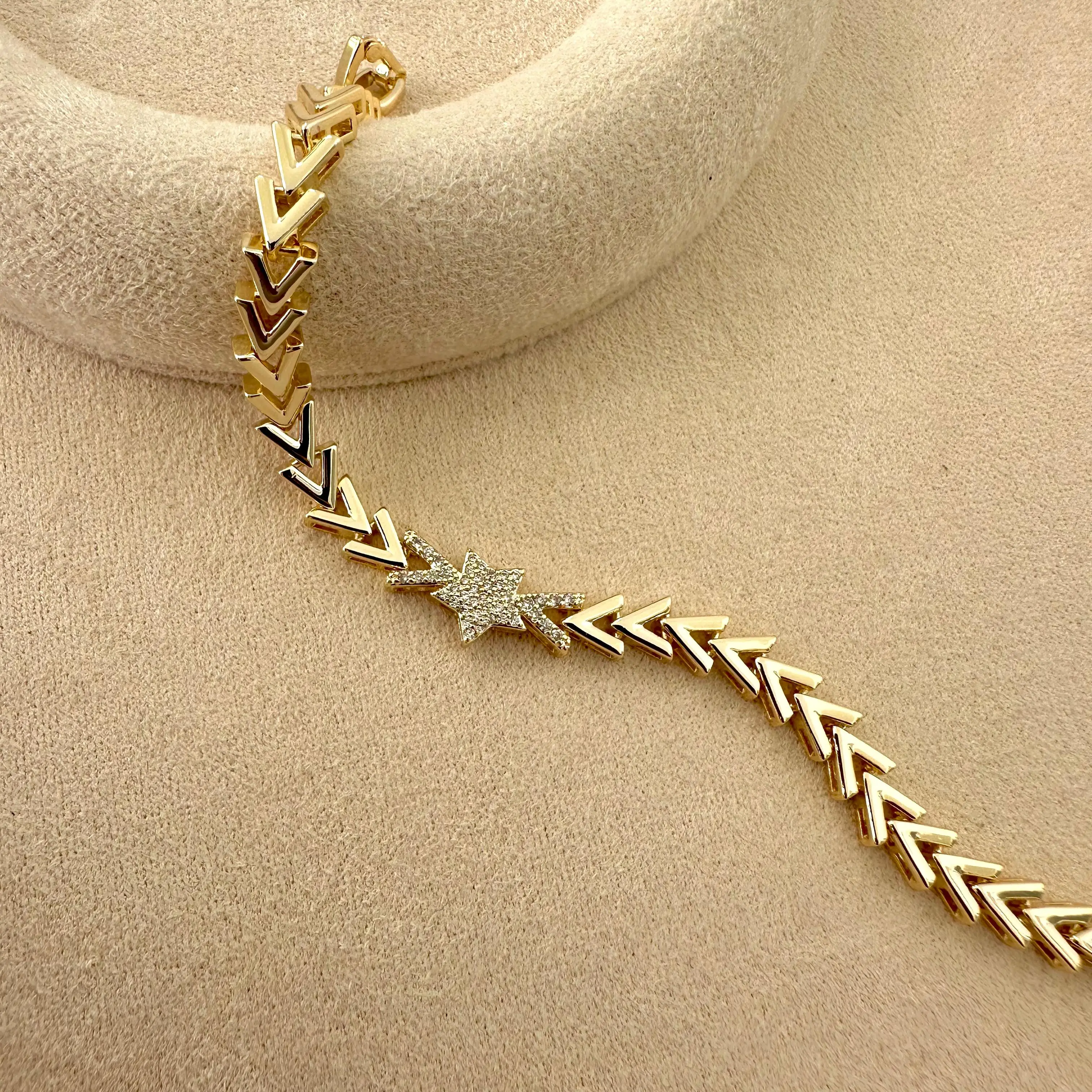 GY0028 Gold Yıldız Desen Bileklik