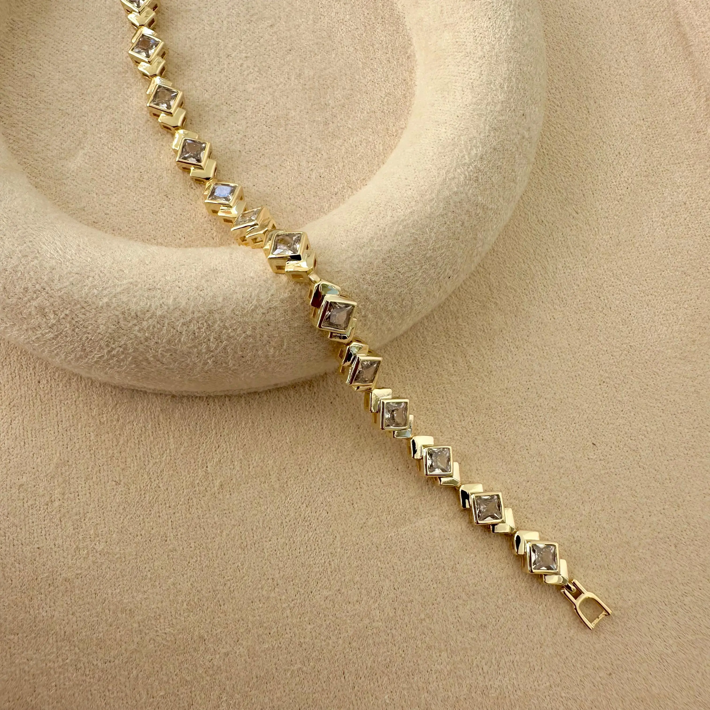 GY0037 Gold Kare Taşlı Bileklik