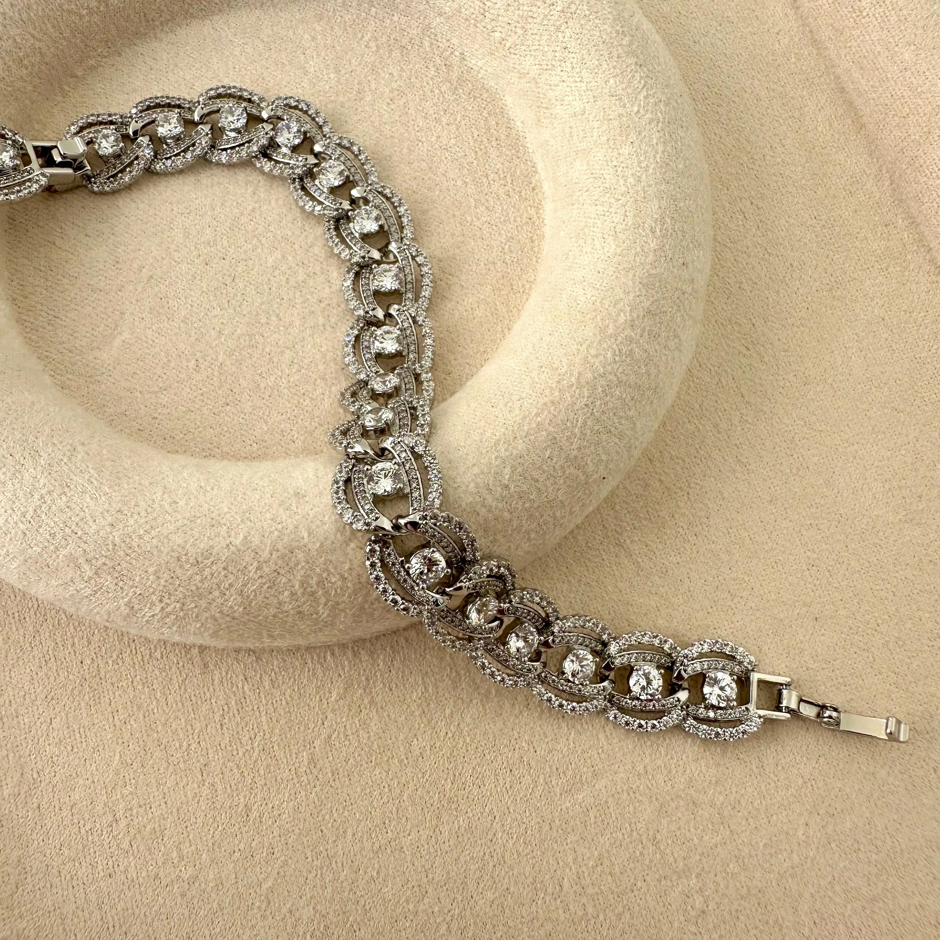 GY0051 Silver Desenli Taşlı Bileklik