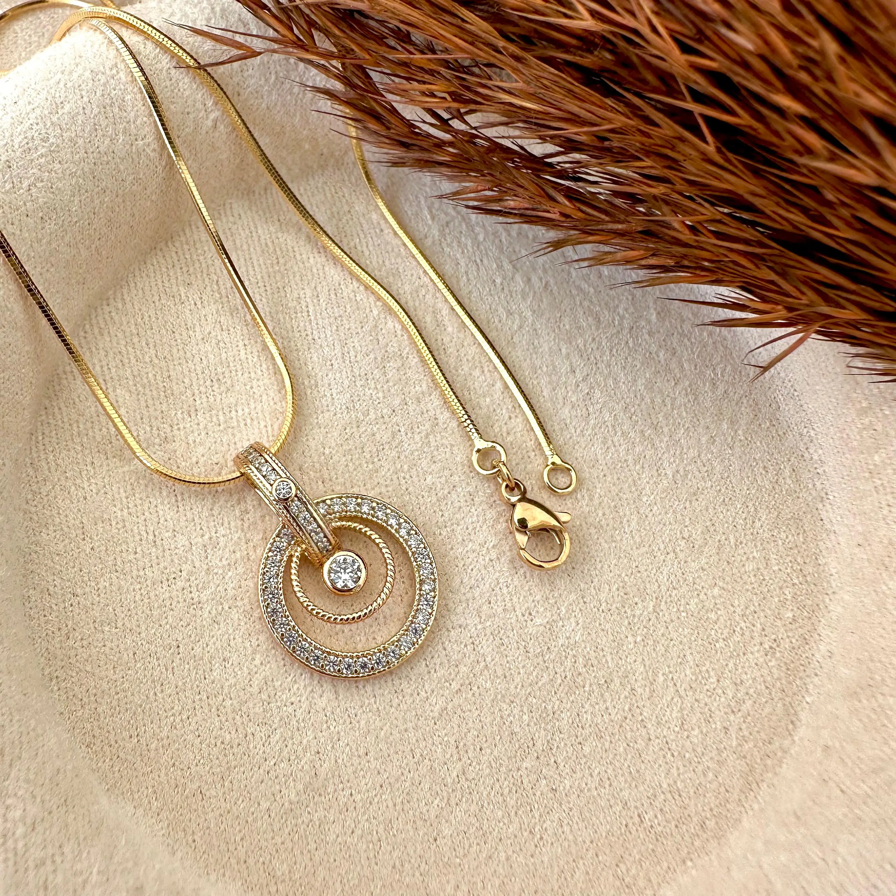 GY0017 Gold İç İçe Geçmiş Halka Kolye