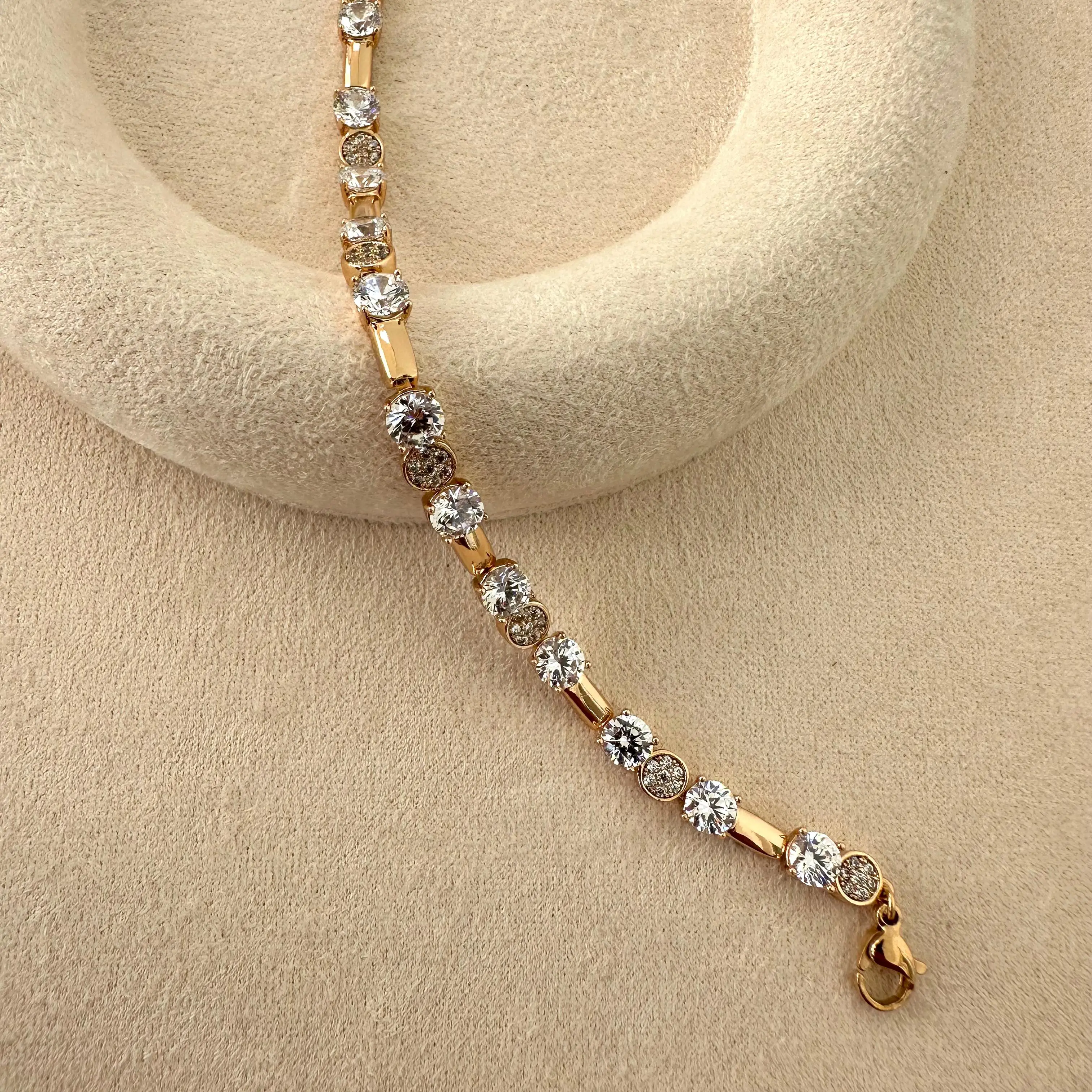 GY0065 Rose Gold Üç Taş Sıralı Bileklik