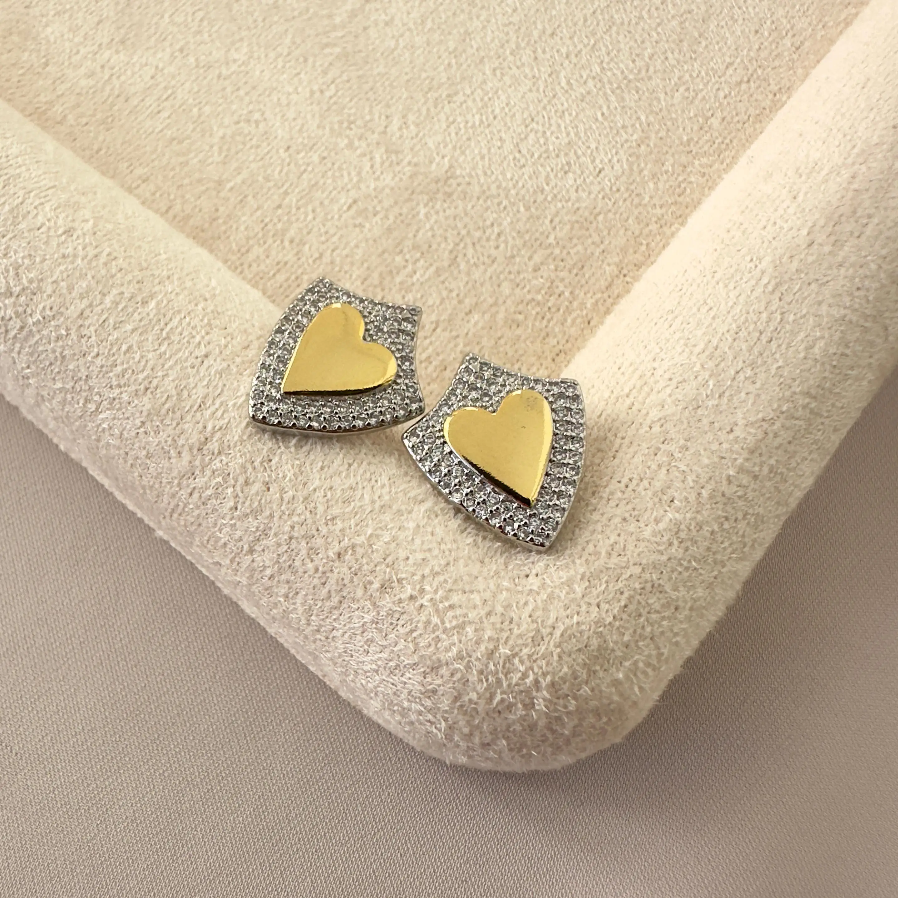 Kalp Desenli Gold & Silver Arma Küpe