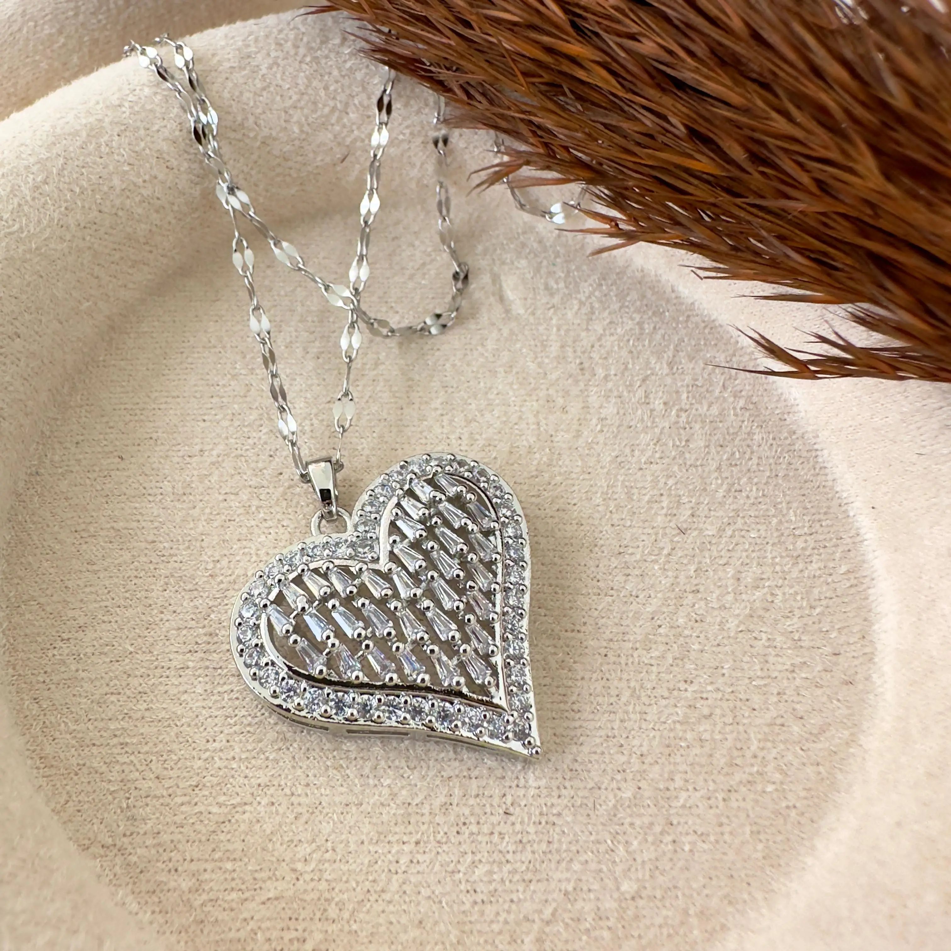 GY0055 Silver Taşlı Büyük Kalp Kolye