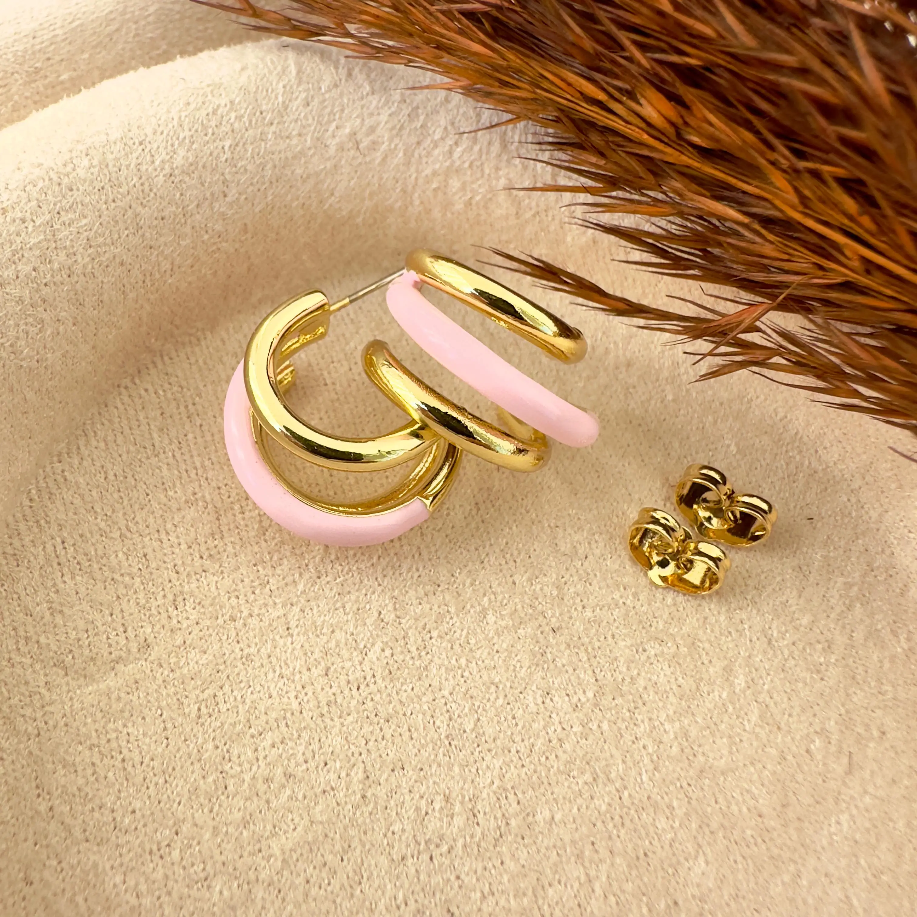 GY0055 Gold Pembe Üç Sıra Küpe