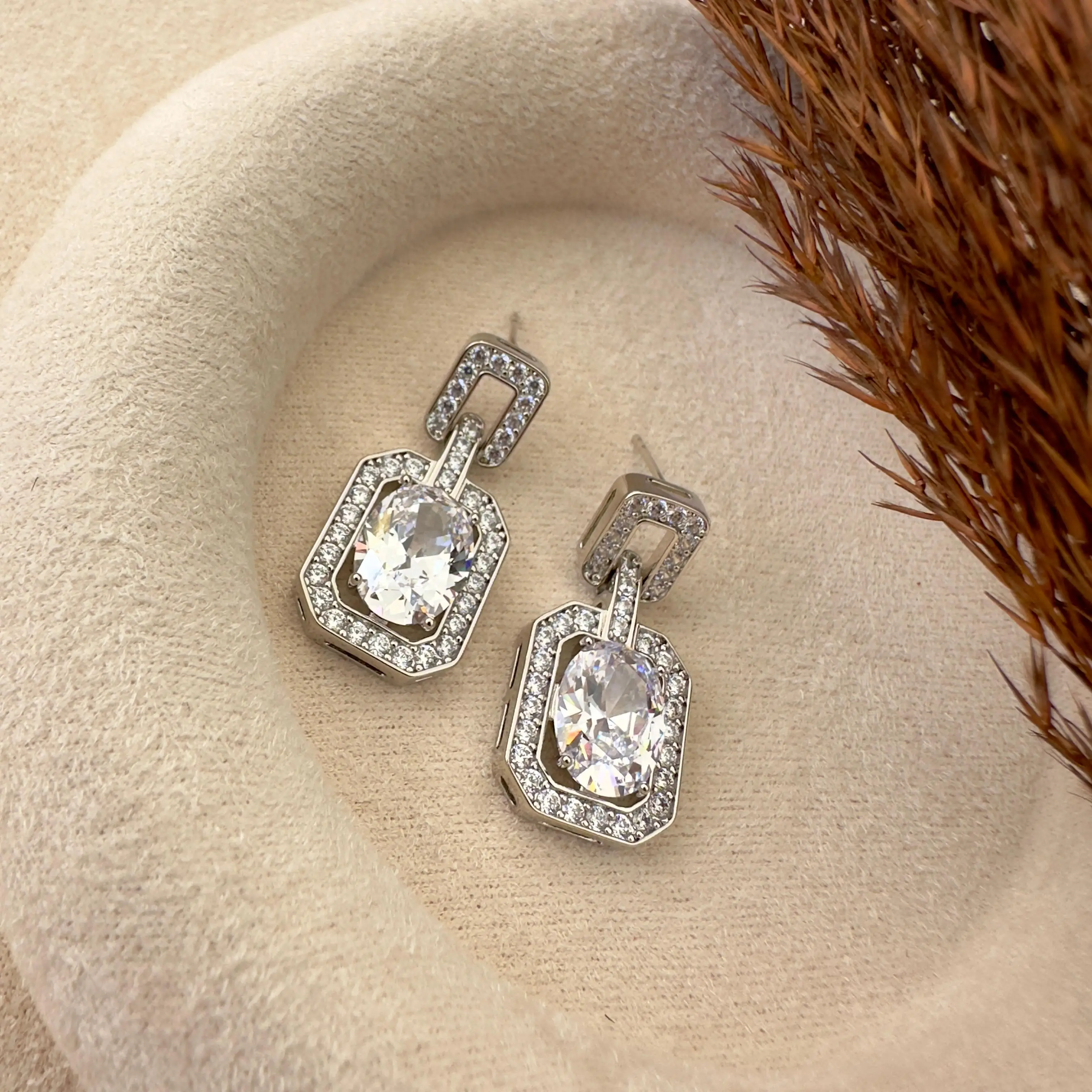 GY0128 Silver Taşlı Sallantılı Küpe