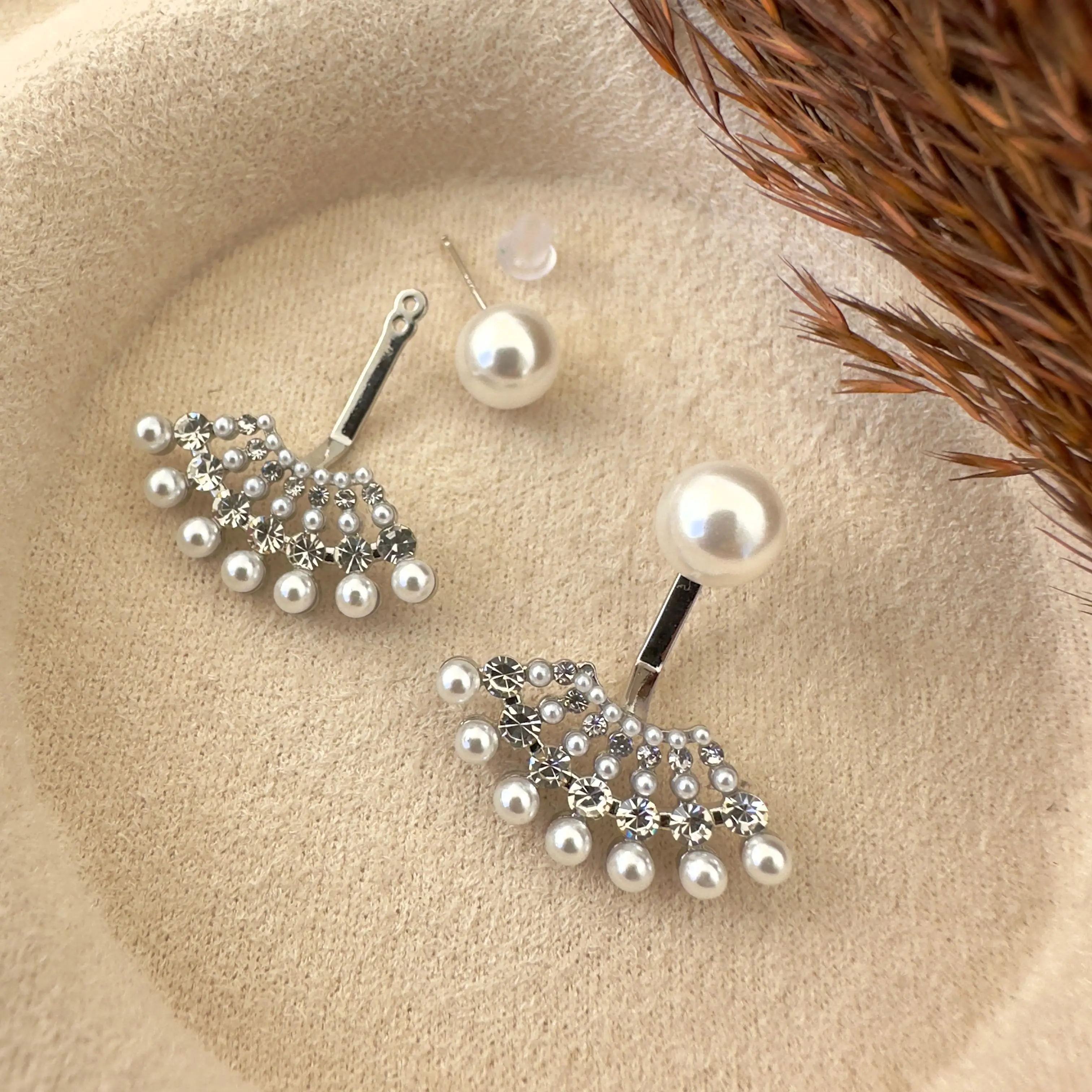 GY0155 Silver İnci Desenli Küpe