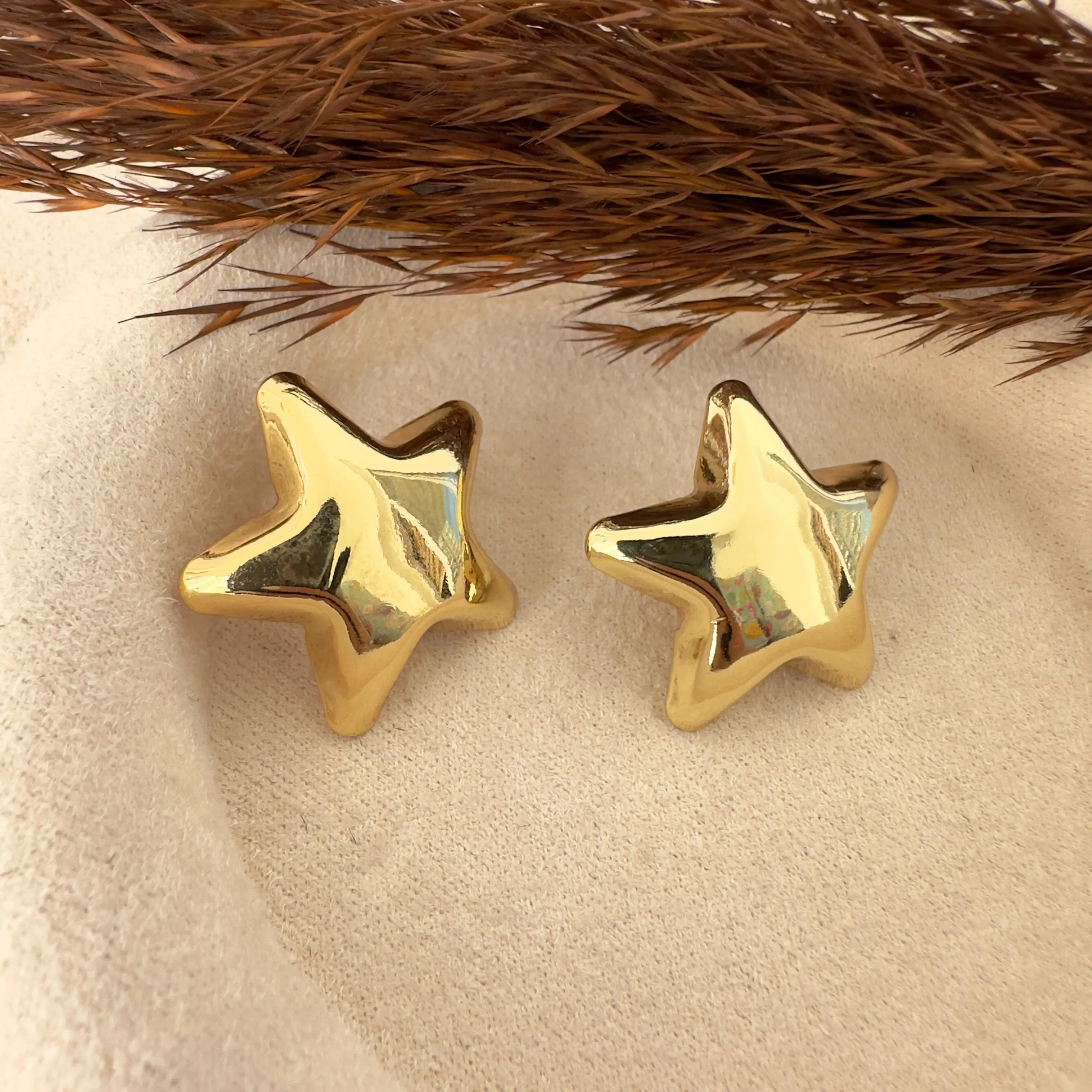 GY0170 Gold Metal Yıldız Küpe