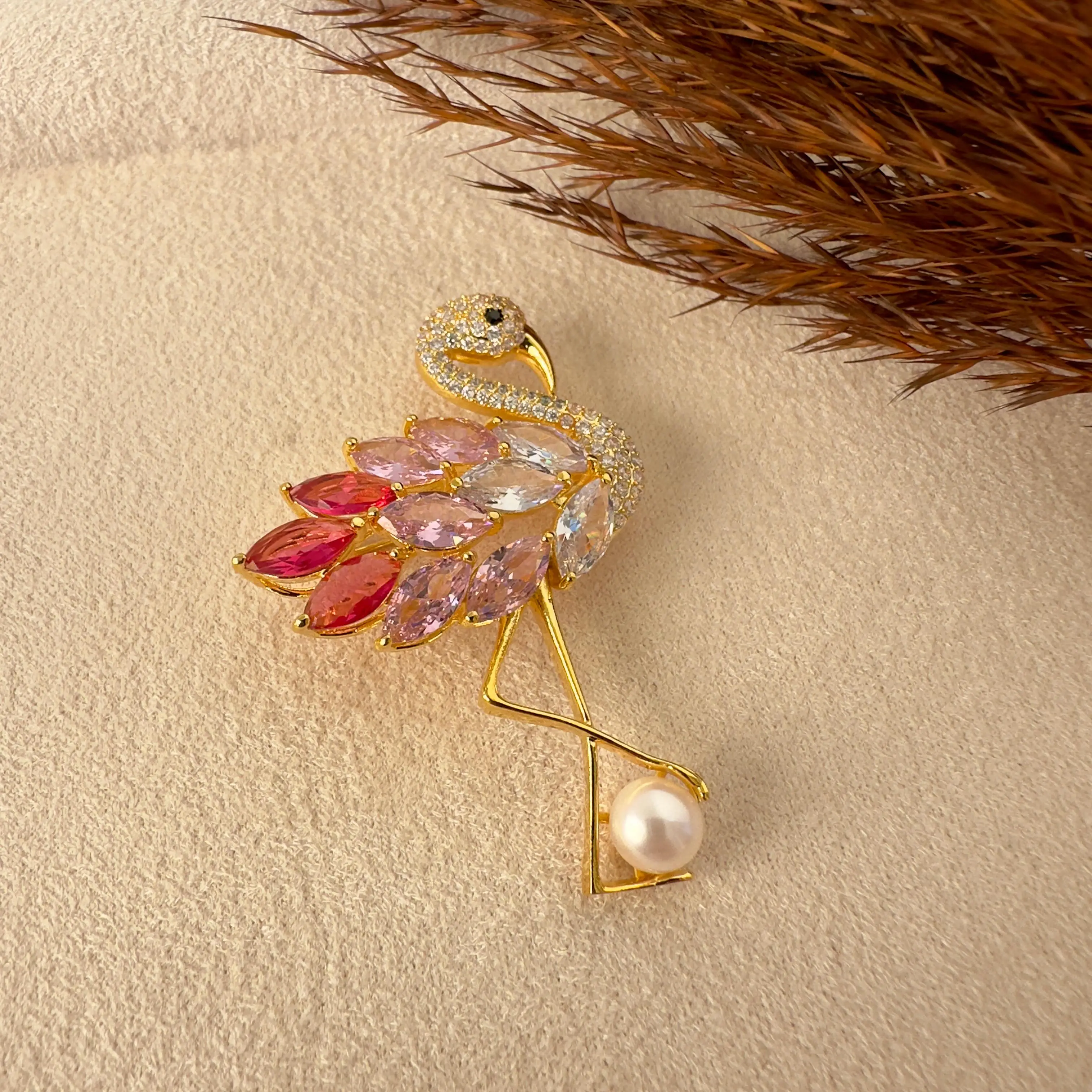 GY0002 Gold Pembe Taşlı Flamingo Broş