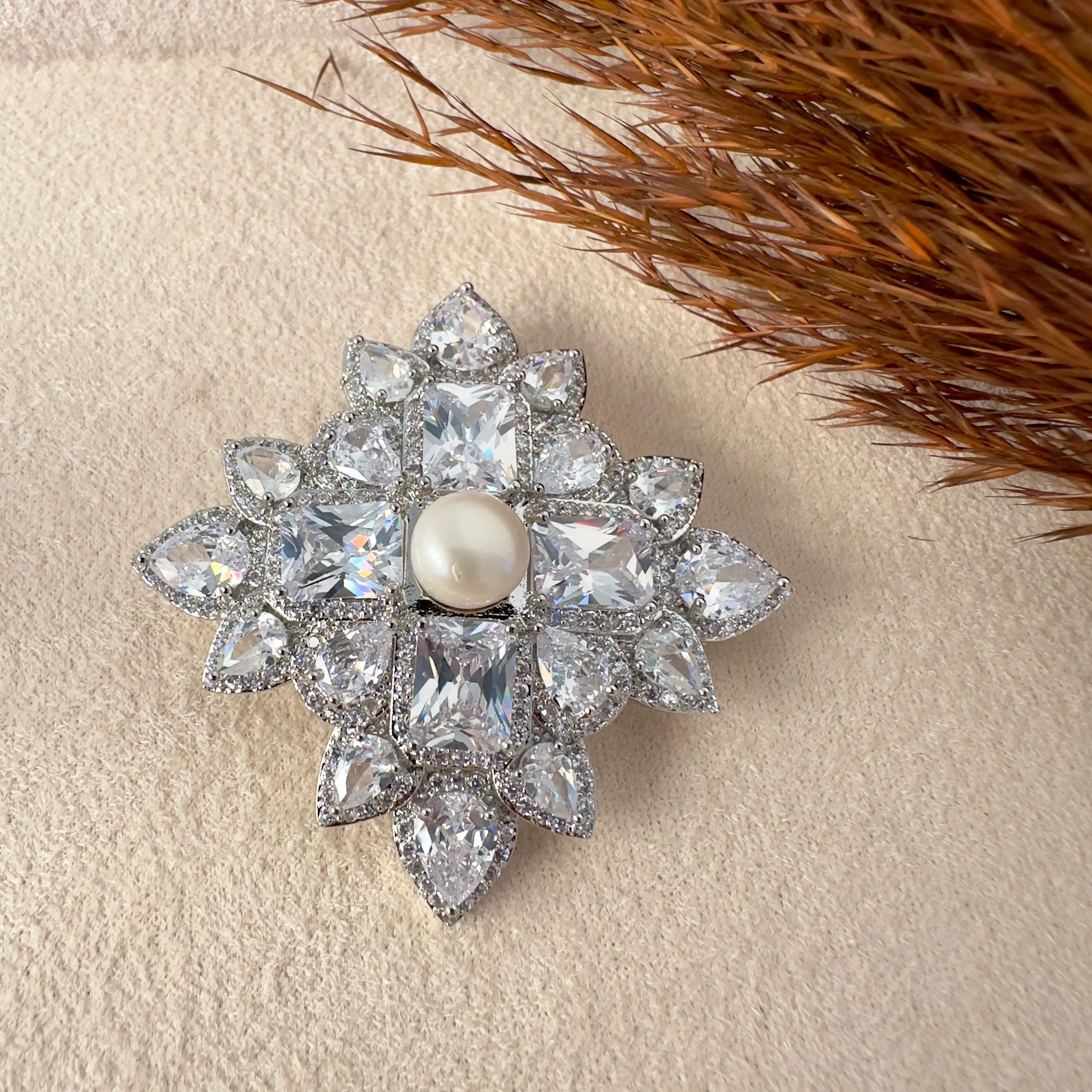GY0031 Silver Kare Taşlı Broş