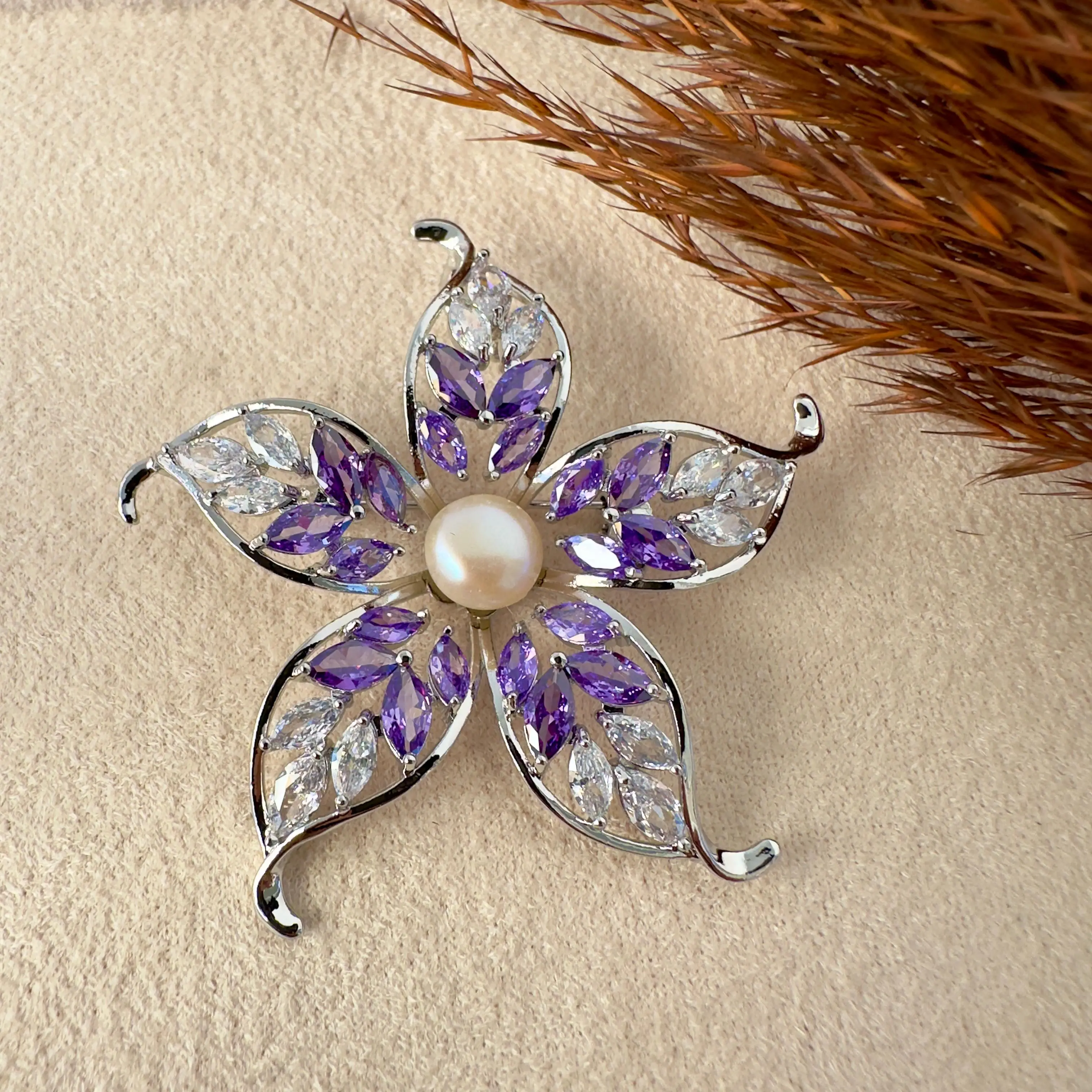 GY0032 Silver Çiçek Mor Taşlı Broş