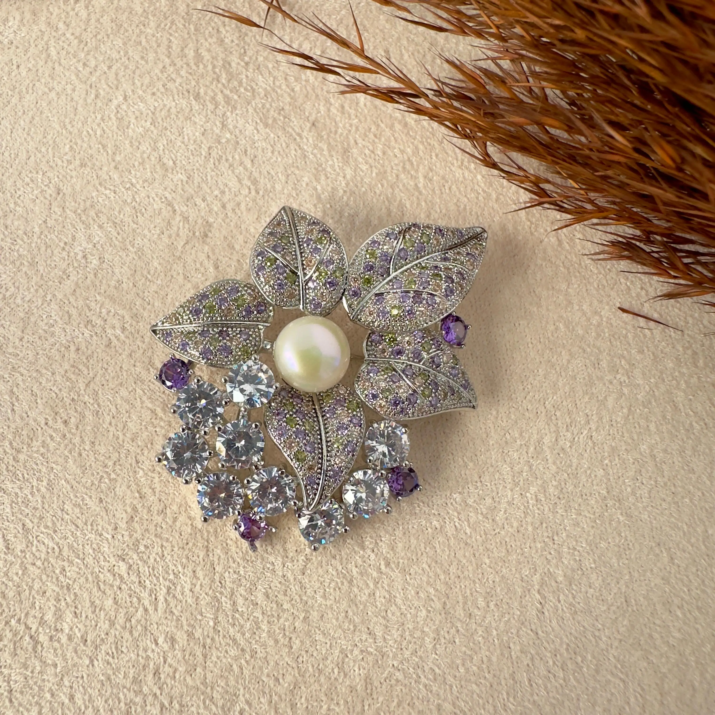 GY0035 Silver Renkli Çiçek Broş
