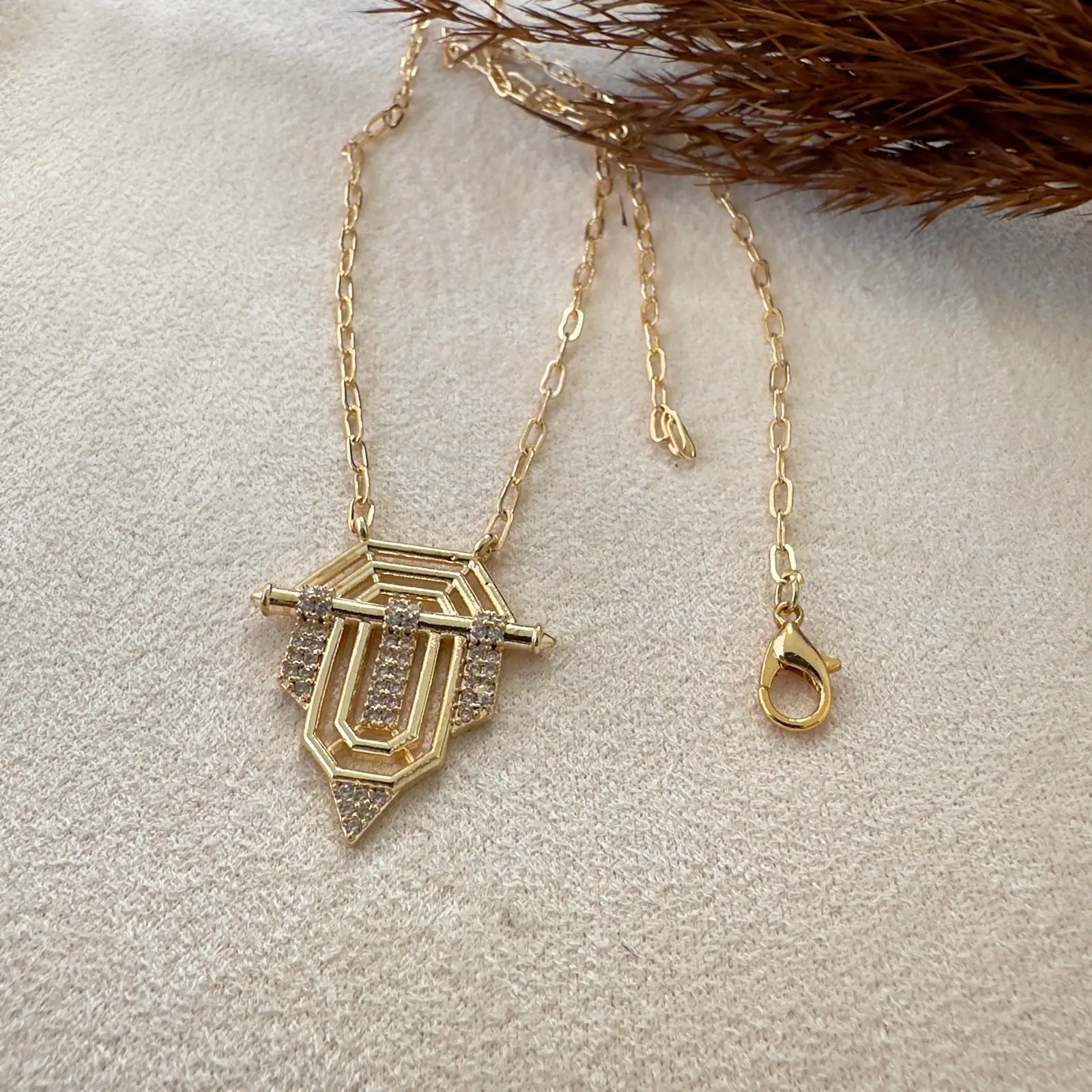 GY0126 Gold Taş Detay Tasarım Kolye
