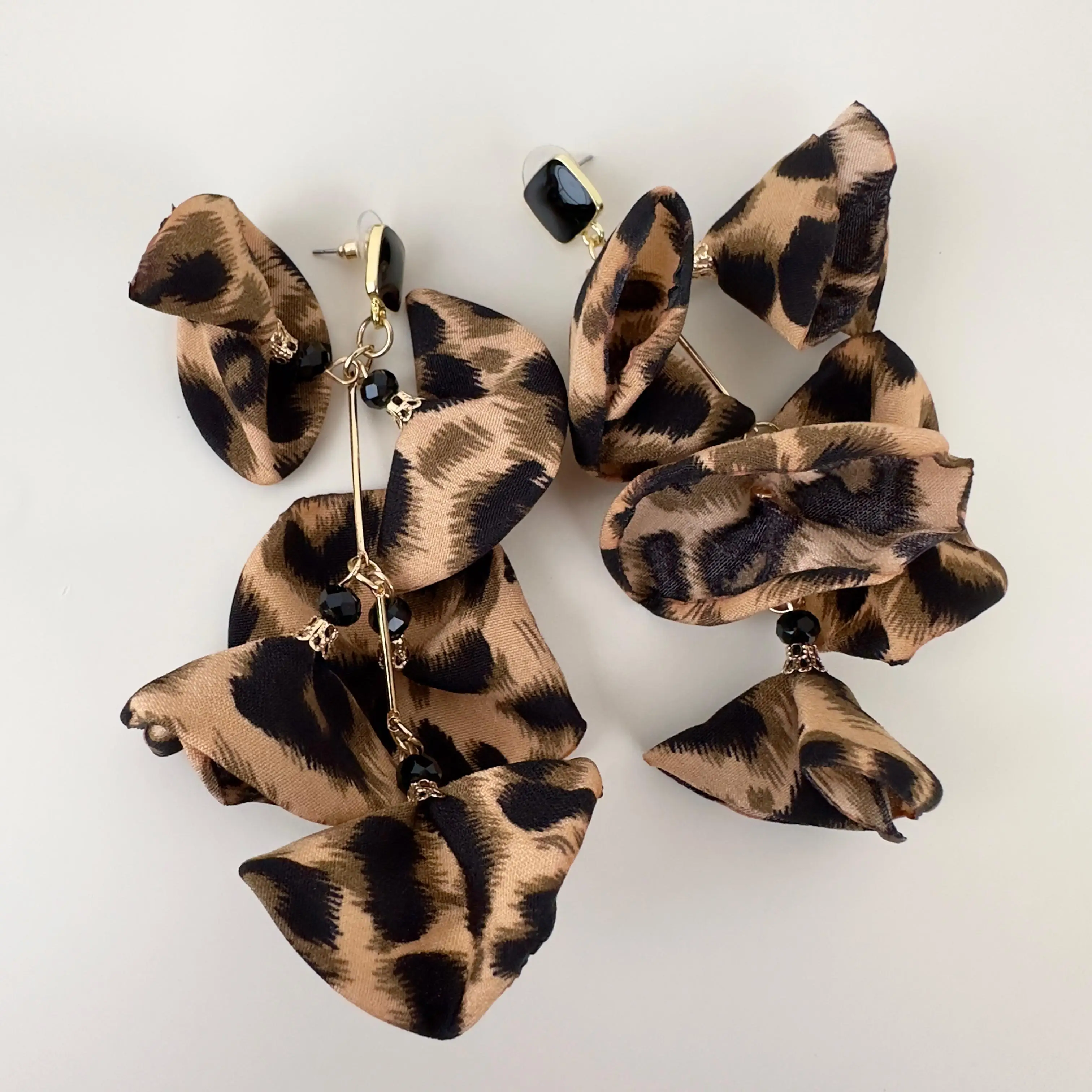 GY0195 Gold Leopar Küpe