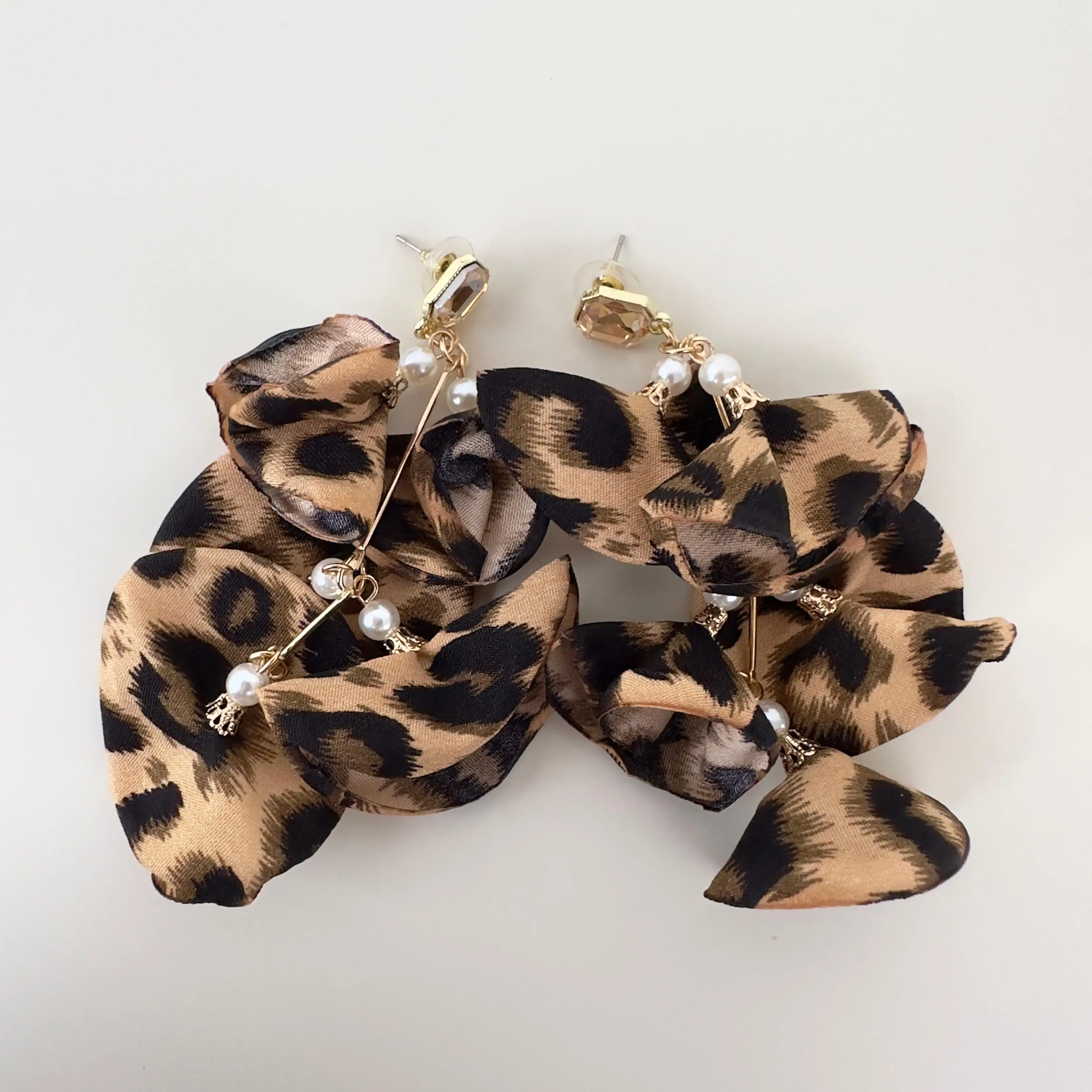 GY0196 Gold Leopar Küpe