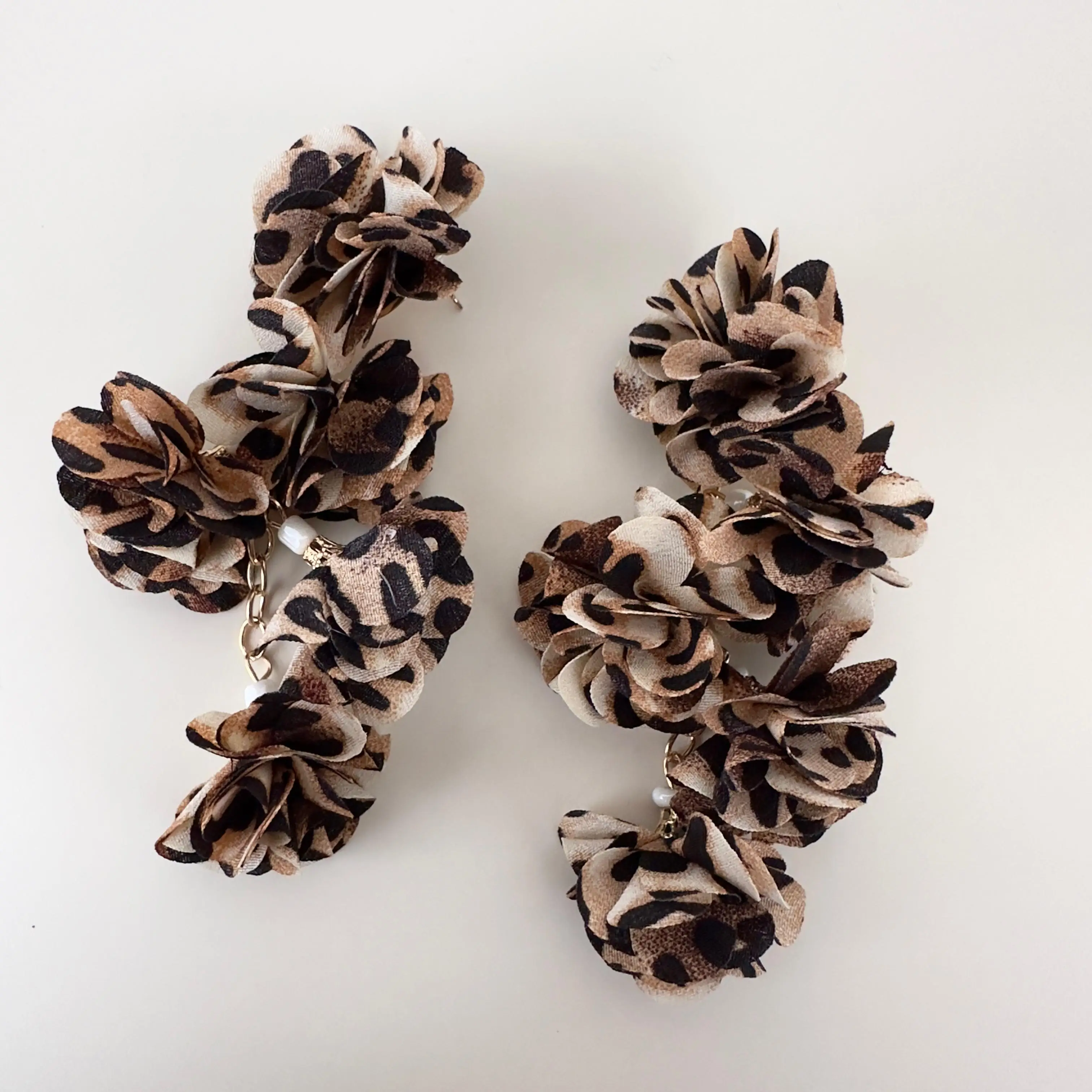 GY0204 Gold Leopar Küpe