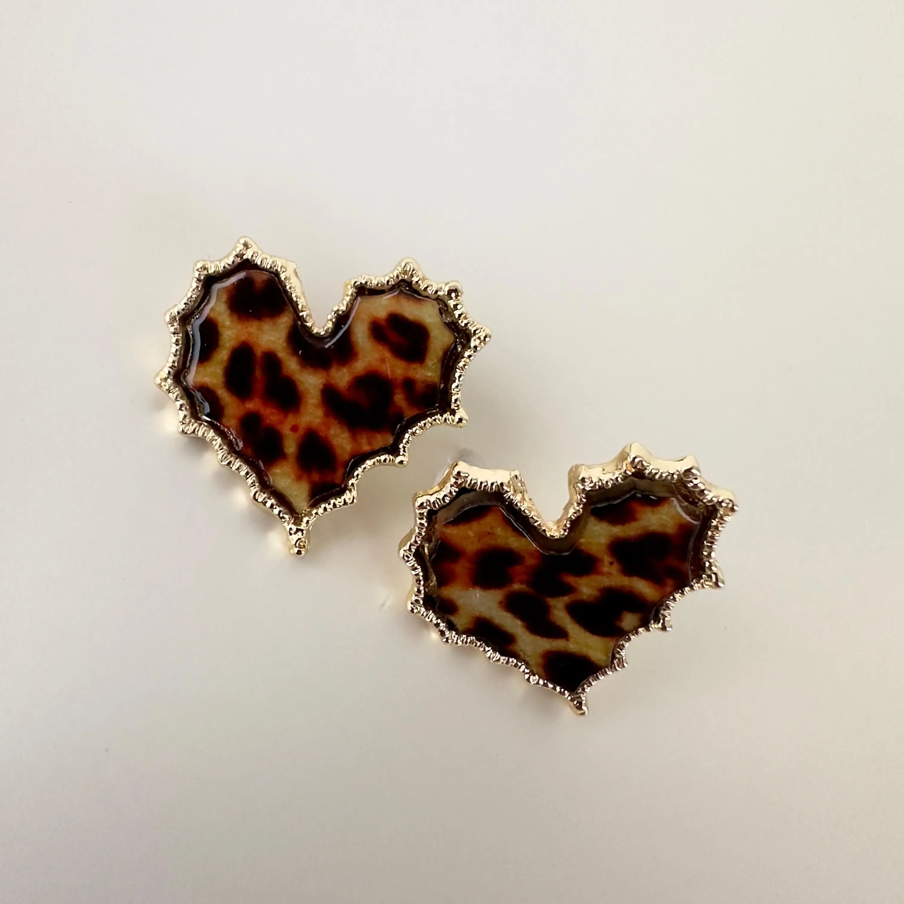 GY0220 Gold Kalpli Leopar Küpe