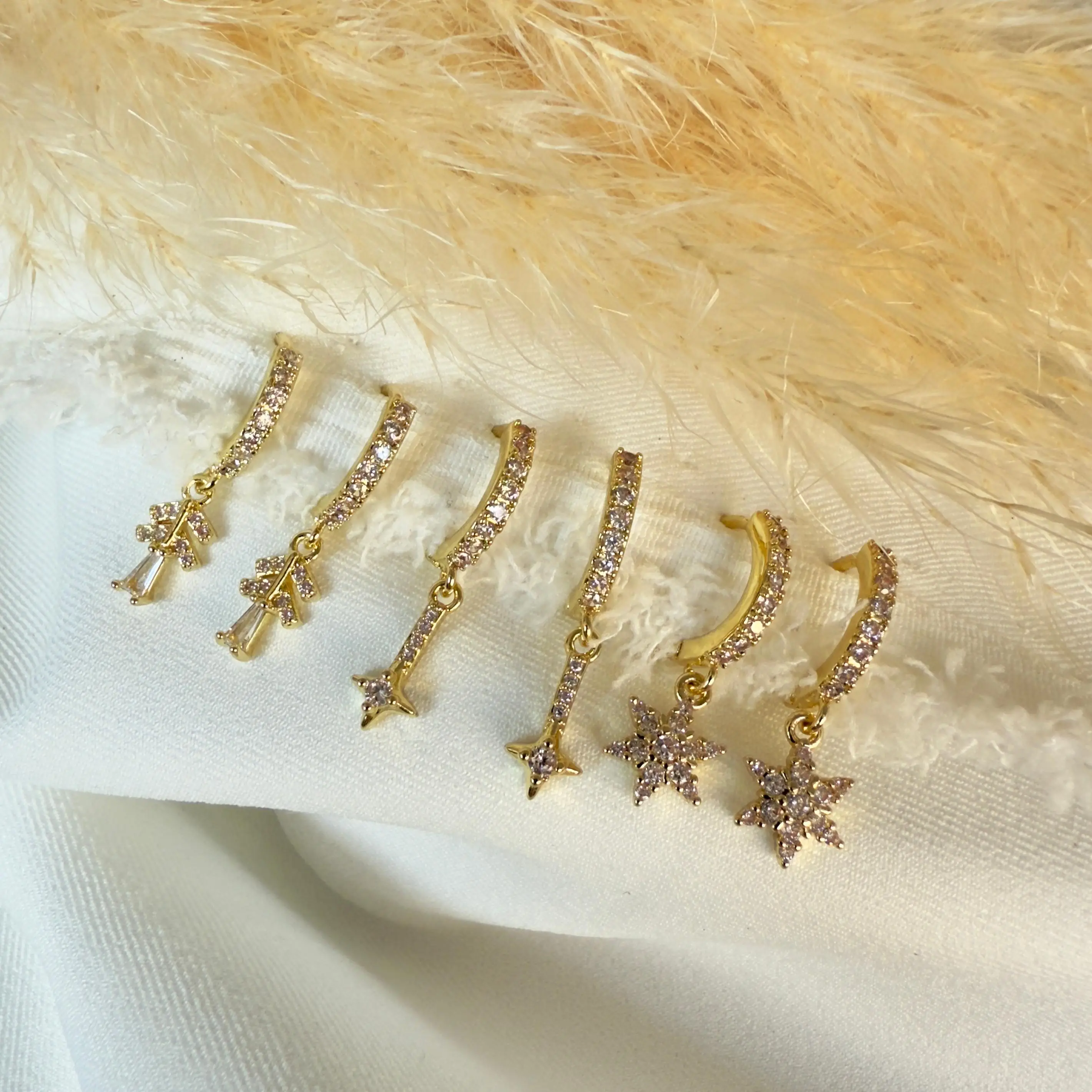 GY0009 Yıldız Temalı Gold Set Küpe
