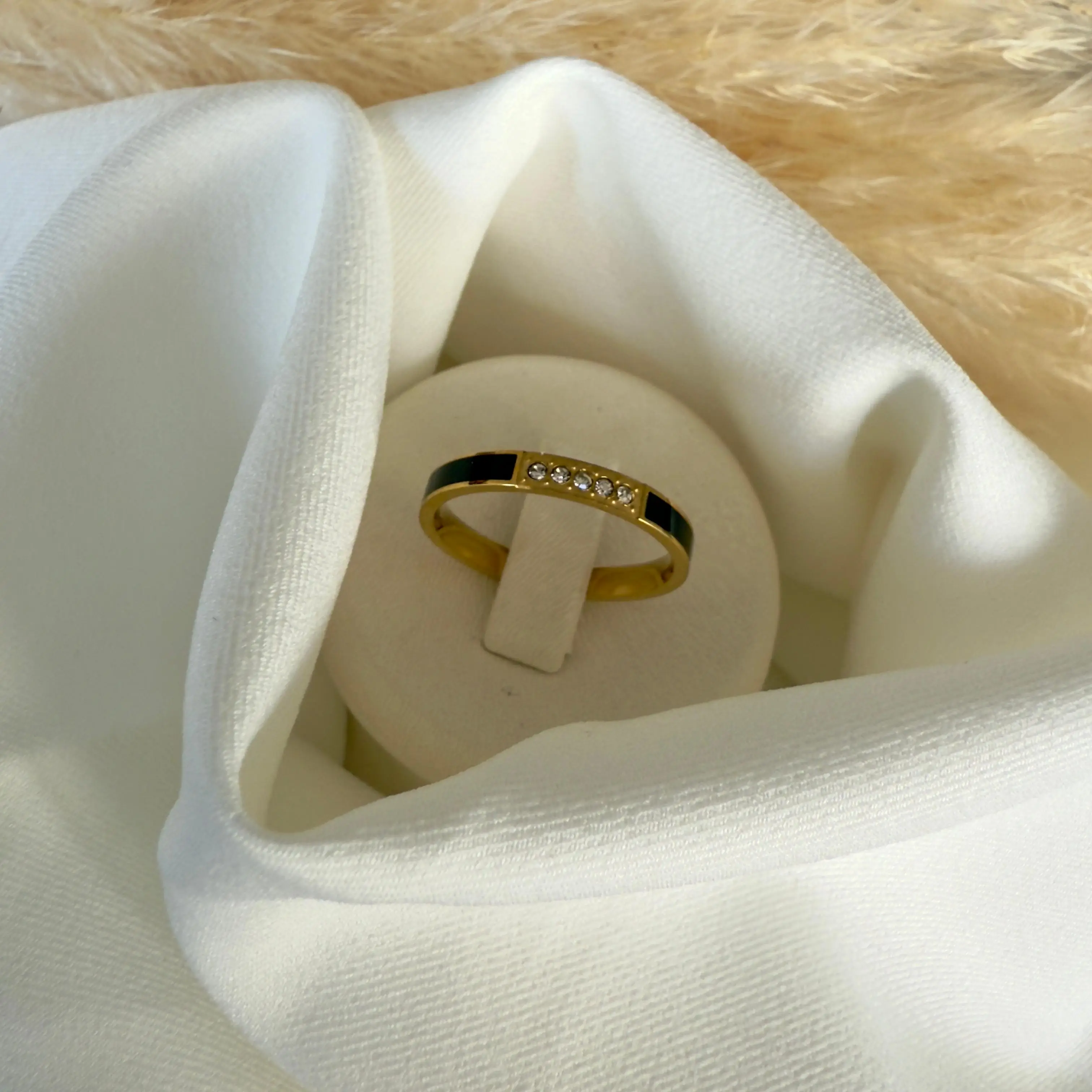 GY0112 Gold İnce Siyah Yüzük