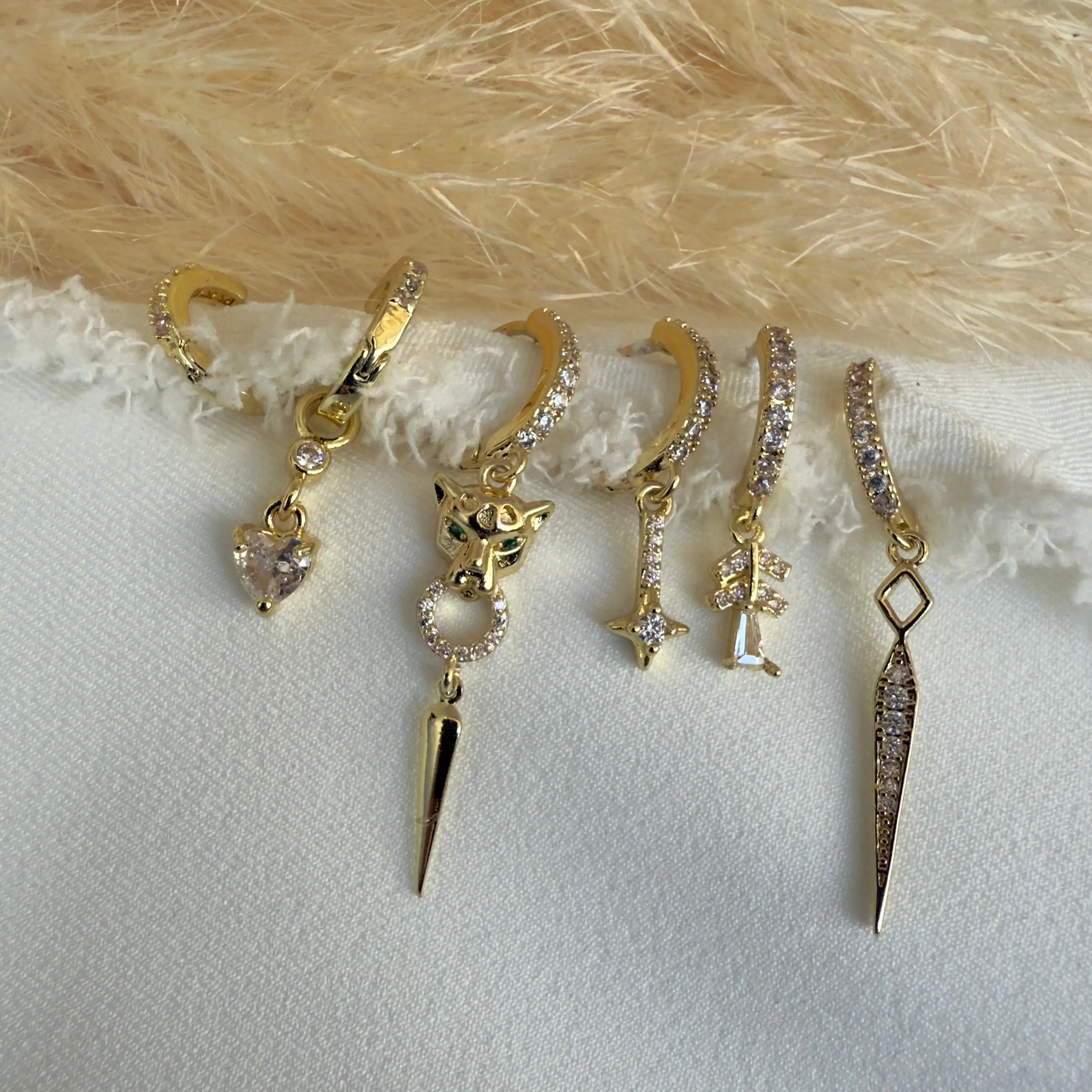 GY0013 Kaplan Detaylı Gold Set Küpe