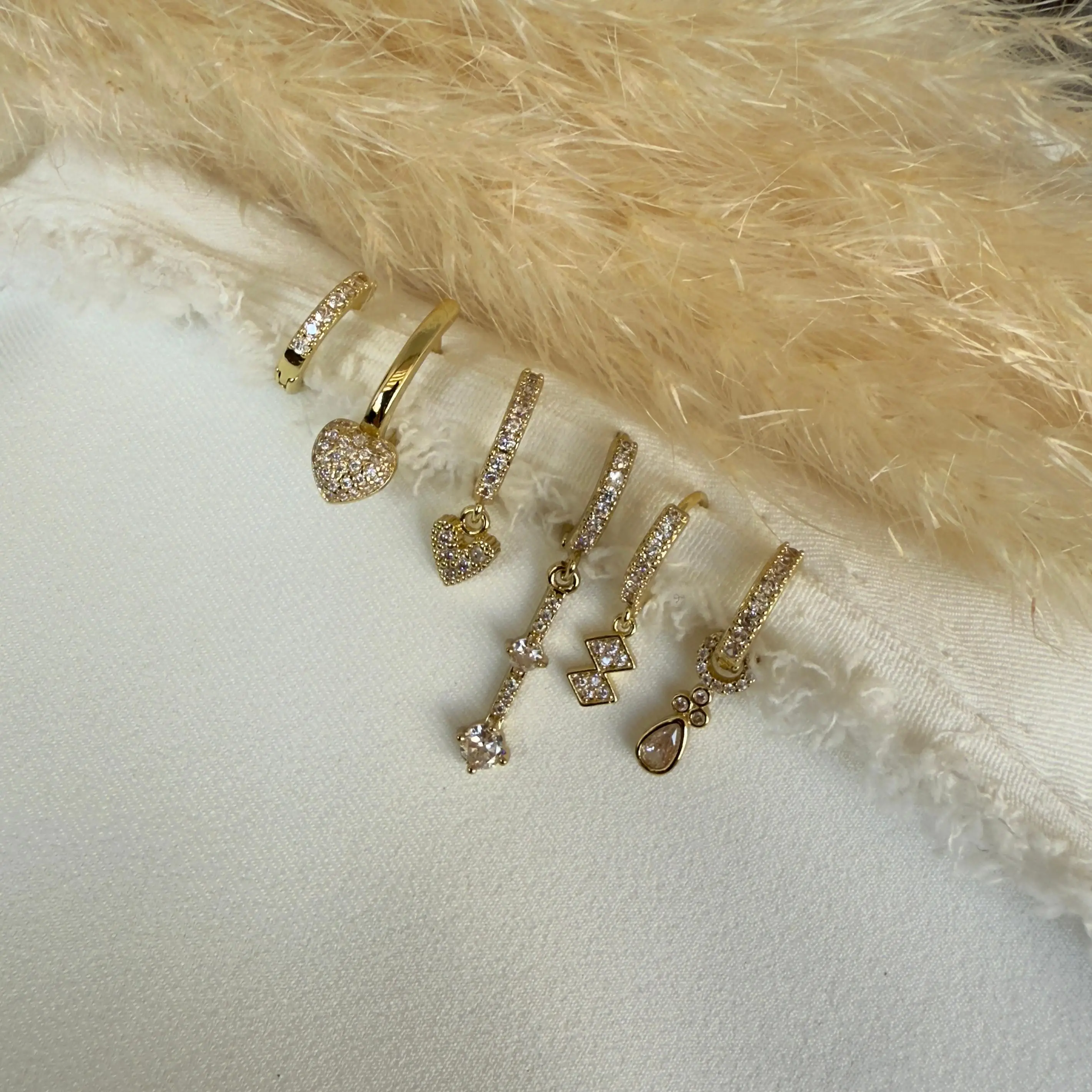 GY0015 Taşlı Gold Set Küpe