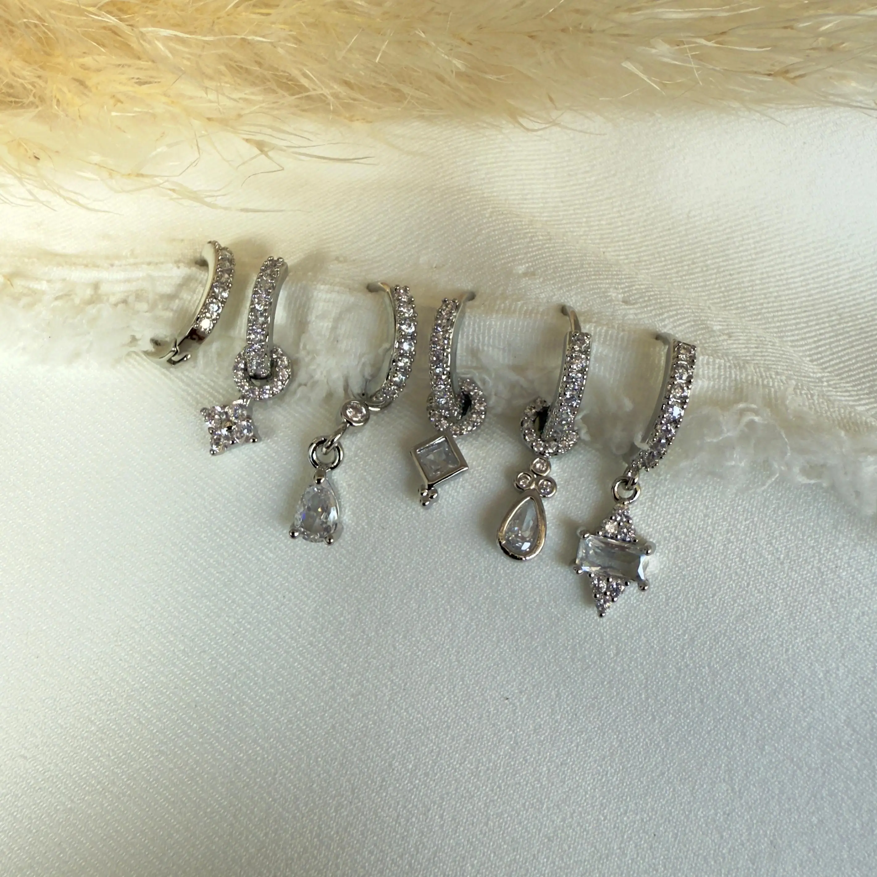 GY0018 Taşlı Silver Set Küpe